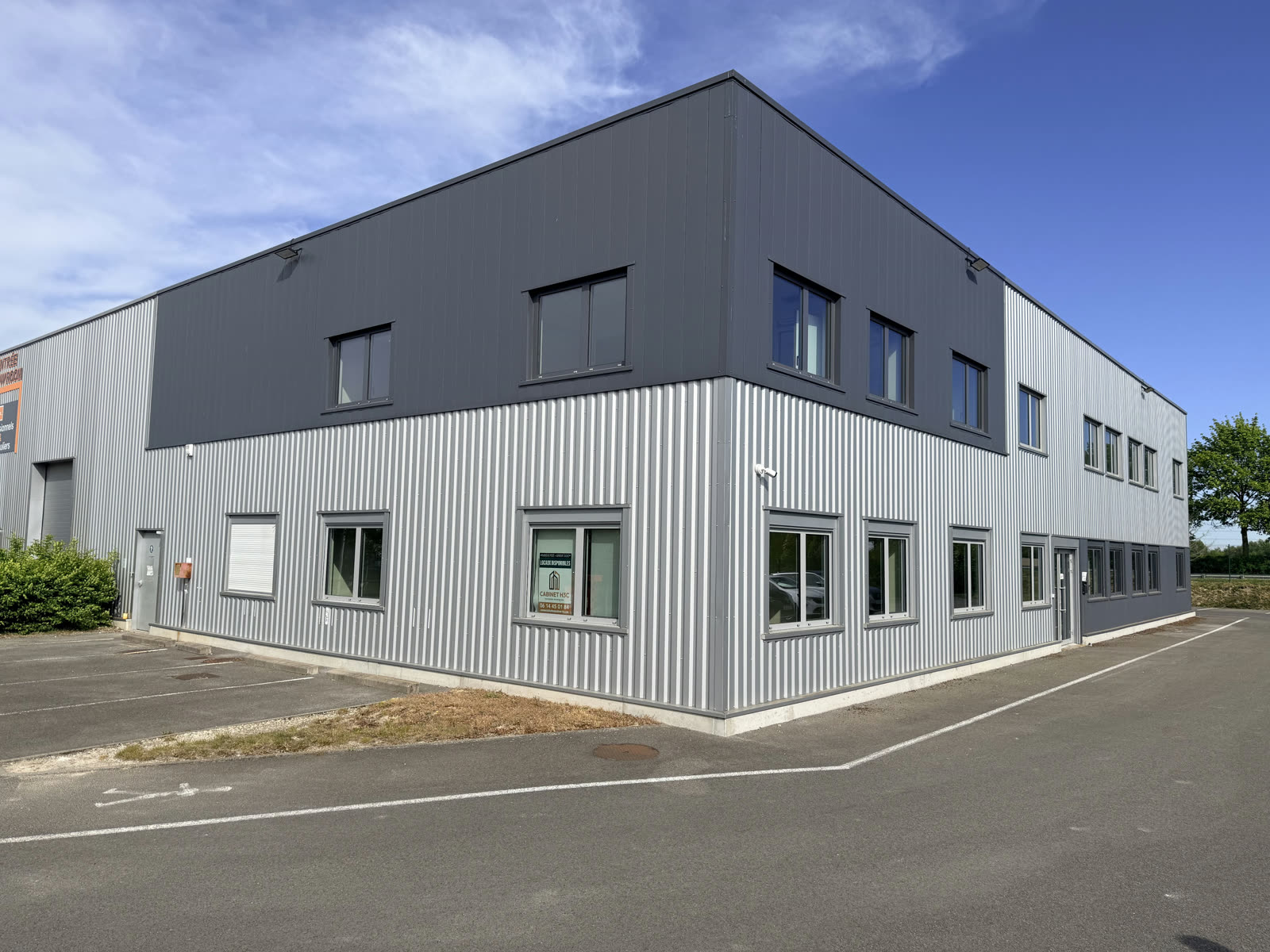 Activités à louer — Camon — 950 m²